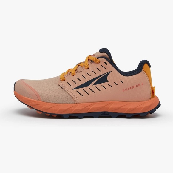Altra Shoes - Women’s ALTRA Superior 5 Sneaker- Dusty pink. Size 11